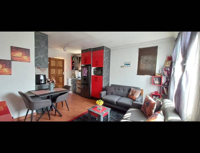 2 BEDROOM HOUSE FOR SALE IN WINDMILL PARK